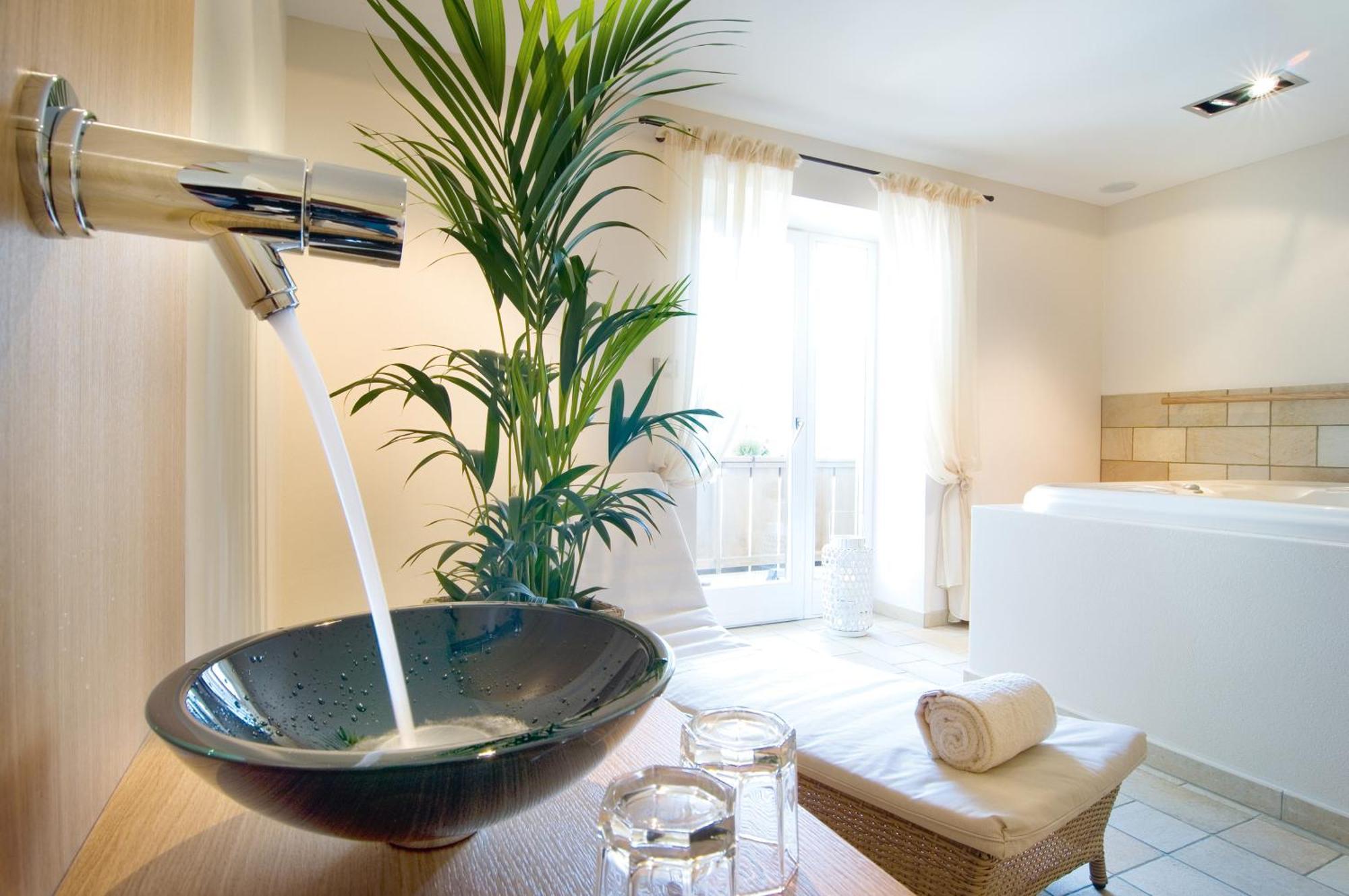 Hotel Kronsbuehel Tirolo Ngoại thất bức ảnh